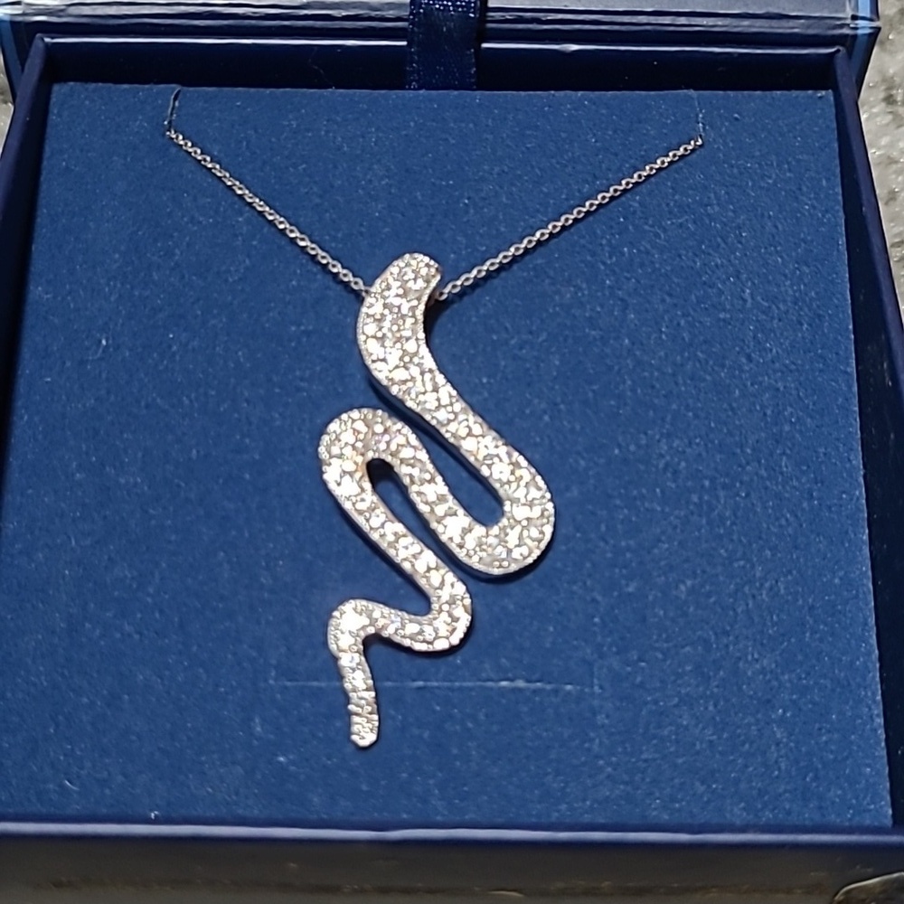 NWOT JTV WHITE CUBIC ZIRCONIA SILVER SNAKE PENDANT 16" CHAIN